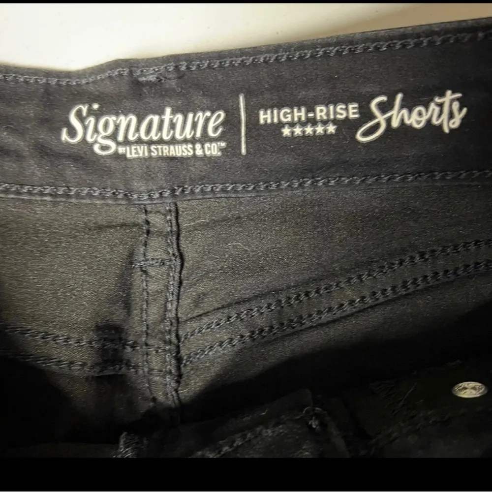 Levi Strauss Black Denim Shorts - Image 4