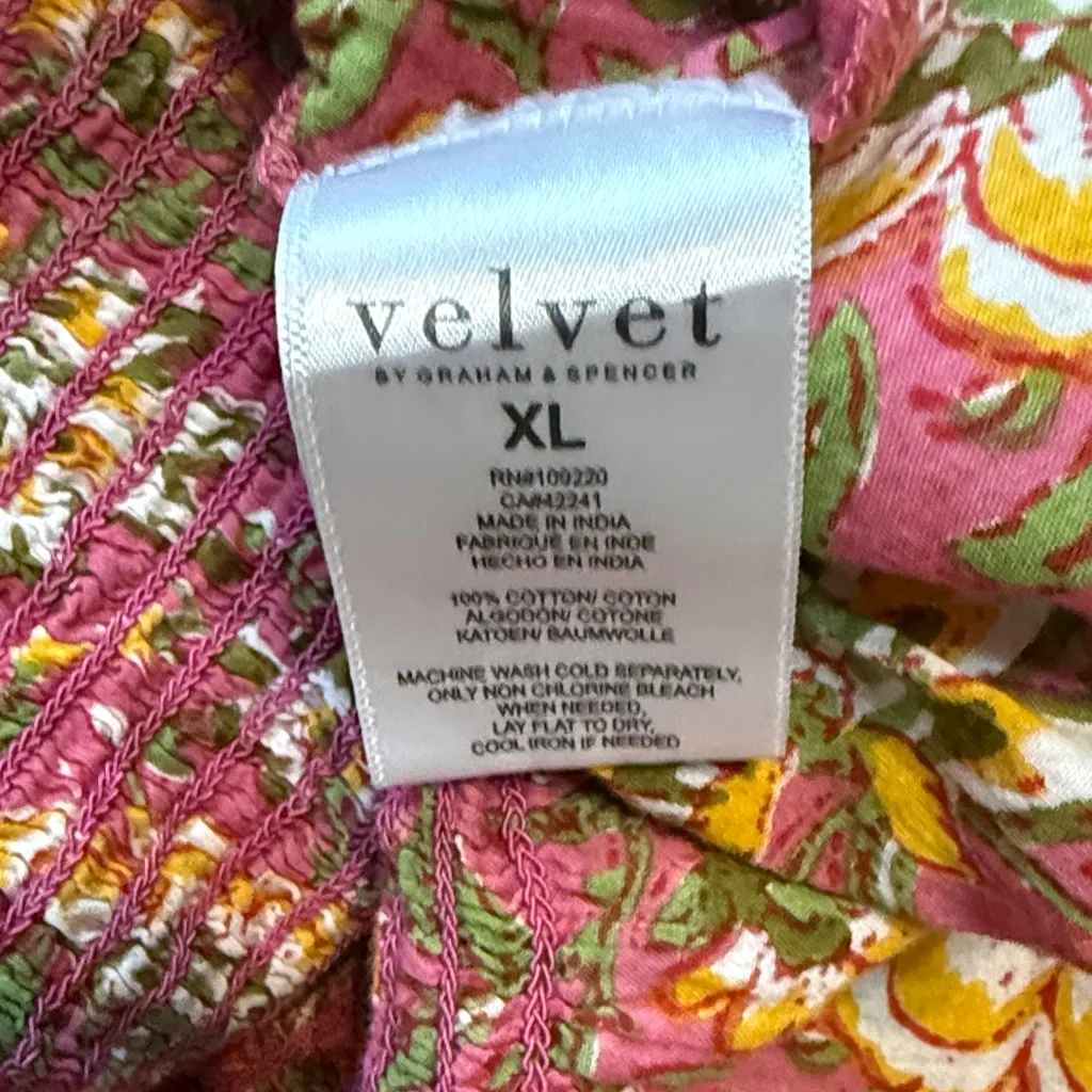 Like New Velvet by Graham & Spencer Floral Smocked Blouse XL Red - Image 5