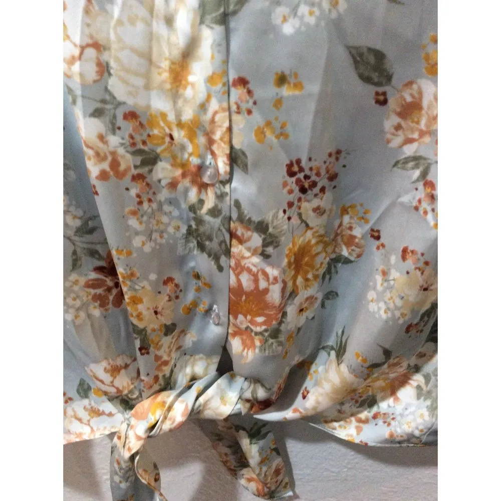 Cloud Chaser women's silver button up knot front floral top size large L - Image 6