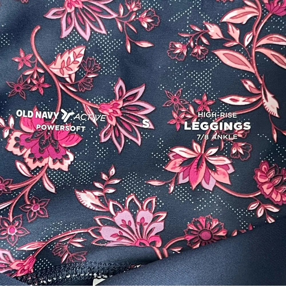 Old Navy Power Soft Side Pocket 7/8 Leggings Women’s Size S Navy Floral Back - Image 9