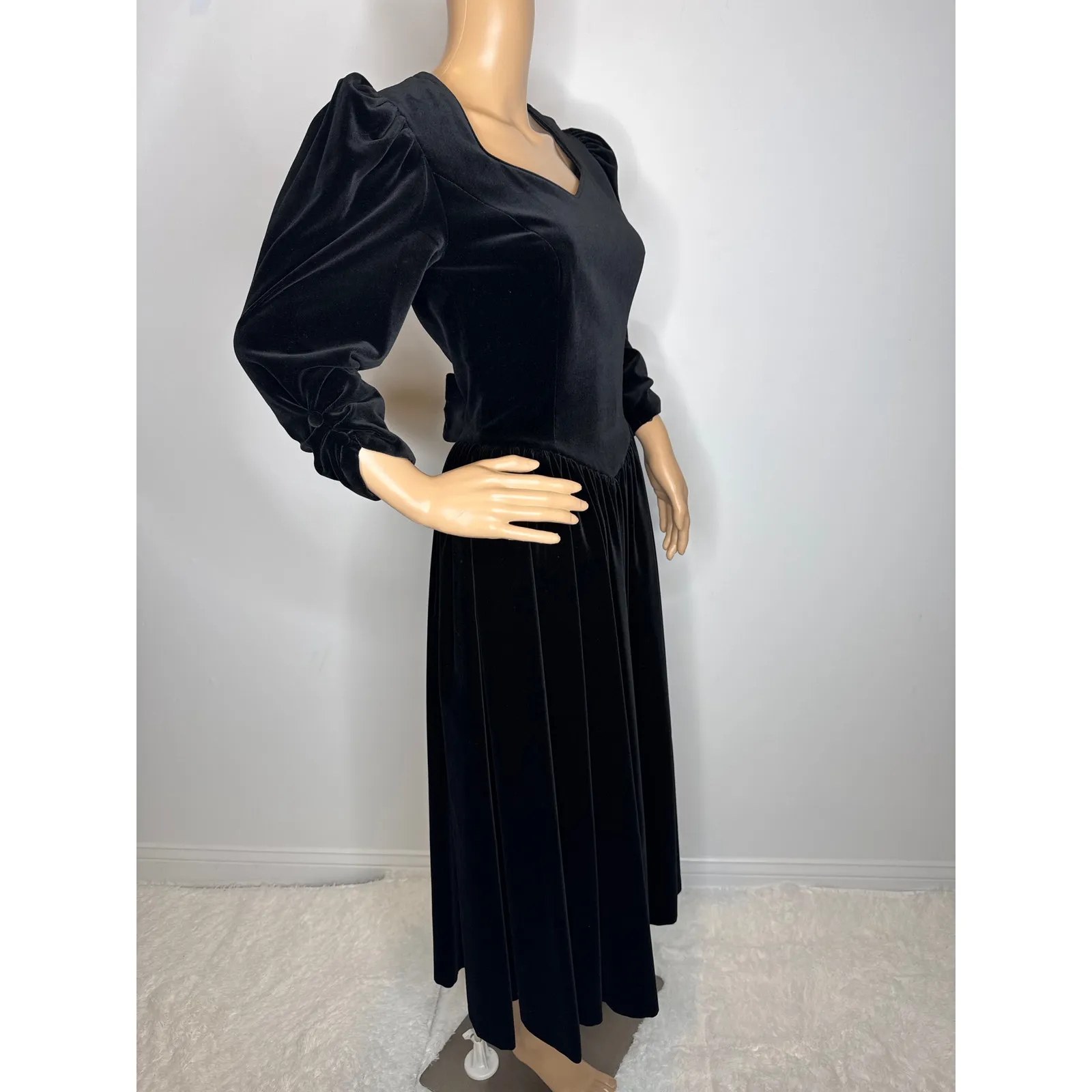 1980s Laura Ashley Black Velvet Puff Sleeve Midi Open Back with Bow Dress small - Image 7