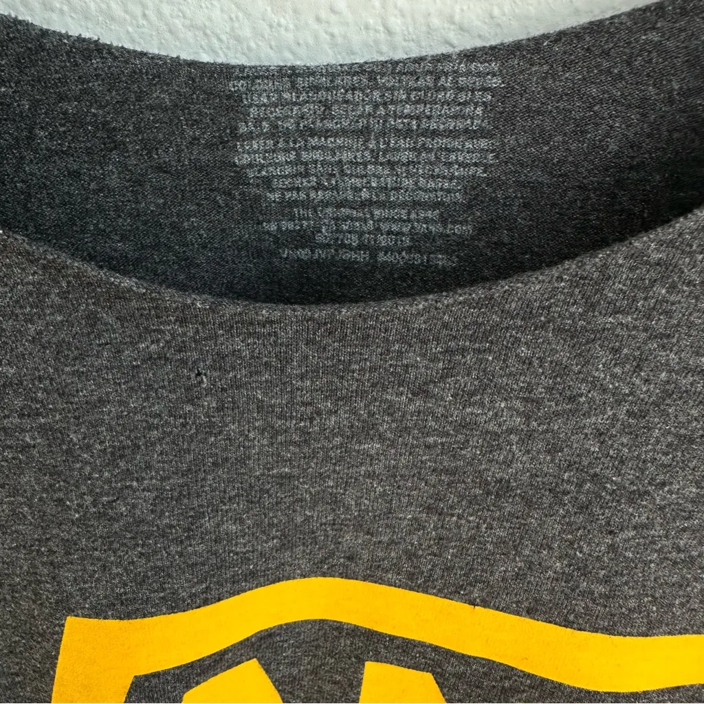 Gray Vans off-the-shoulder crop top - Image 3