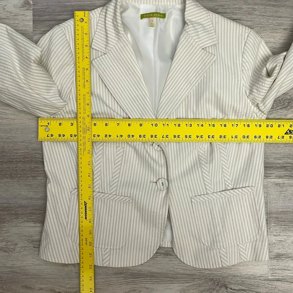 Tan & White Seersucker Stripe 3/4 Sleeve 2 Button Blazer Size 12 - Image 7