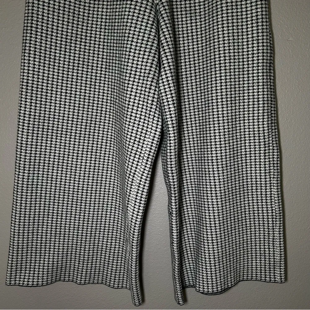 Zara black & white houndstooth knit wide leg cropped pants women’s size large - Image 4