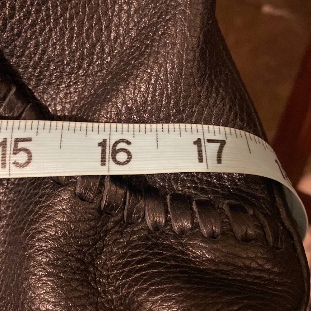 Isabella Fiore Whip it good Angela Tote Black Leather Large beautiful condition - Image 9