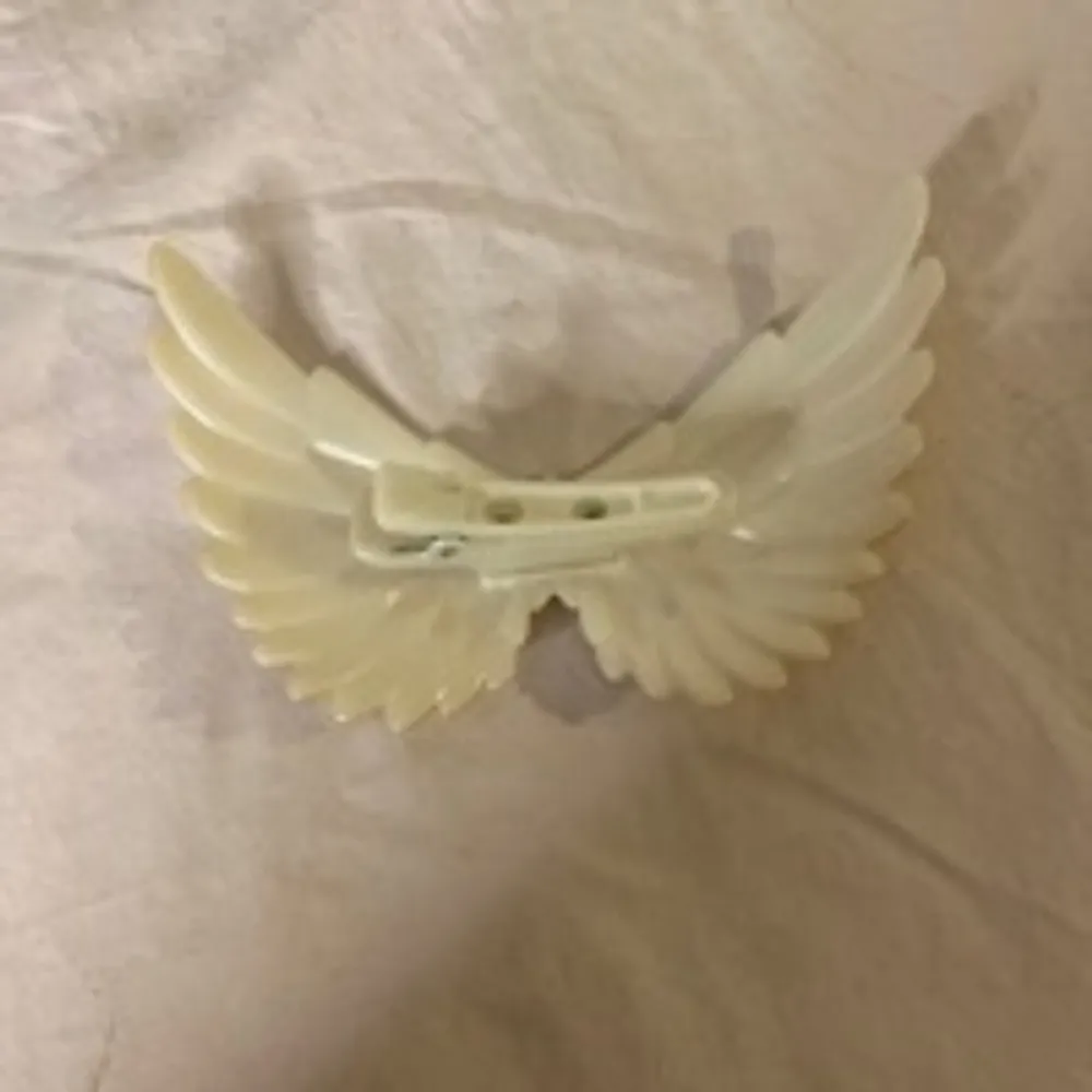 Angelcore Glitter Star Wing Hair Clip White & Gold Claw Barrette - Image 6