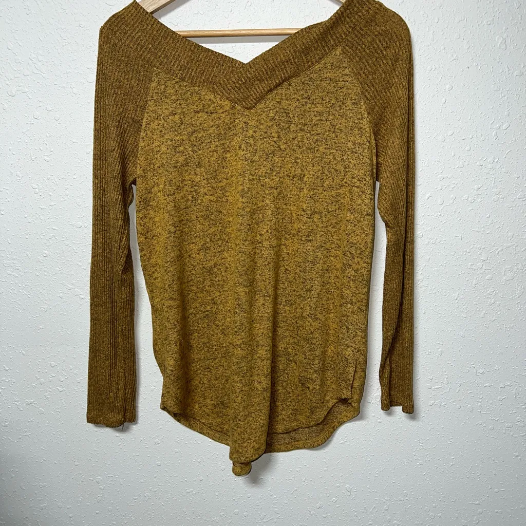 No Frills Los Angeles‎ long sleeve in size Medium - Image 3