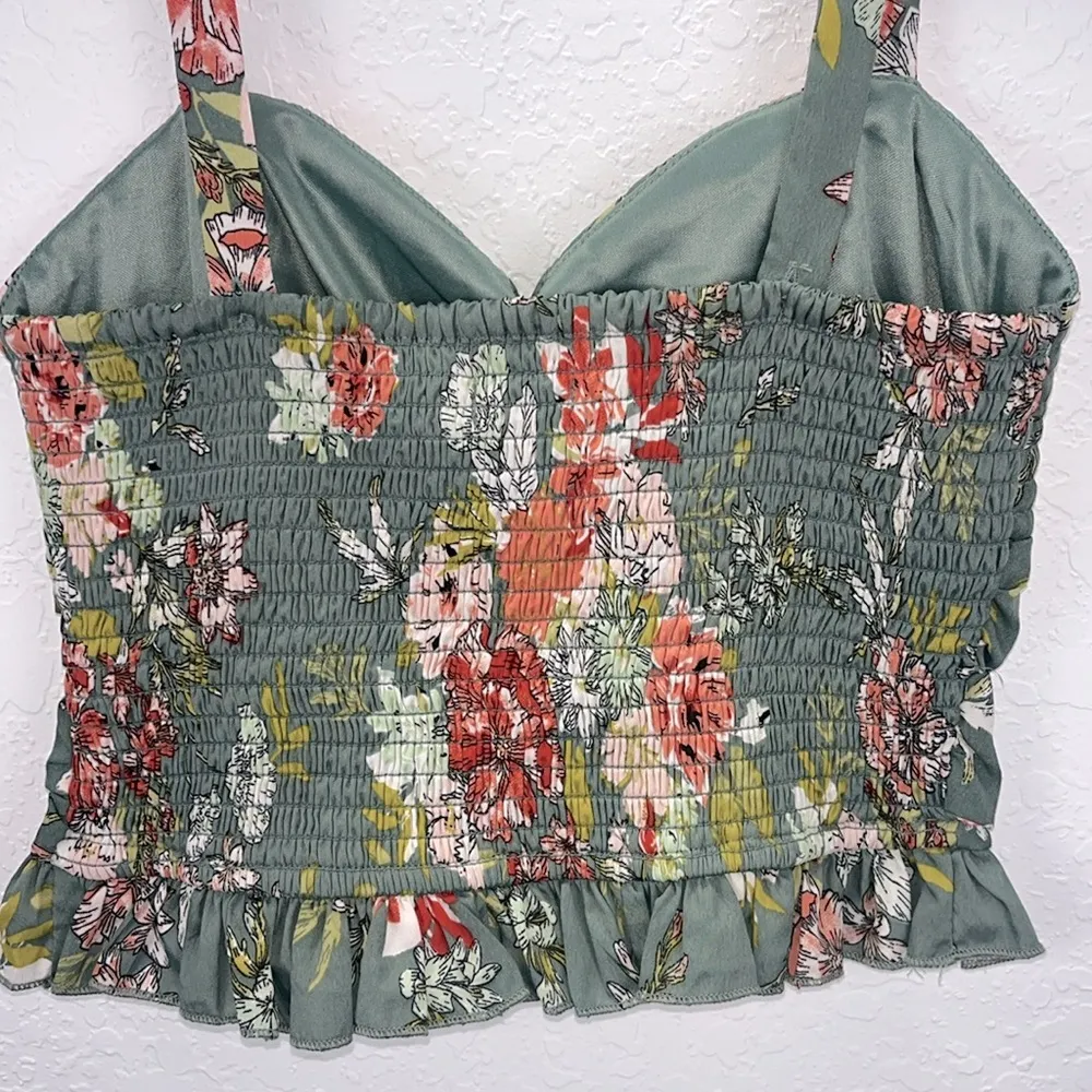 NWT small floral print crop top sweetheart neckline quilted tank top ruched top Green - Image 7
