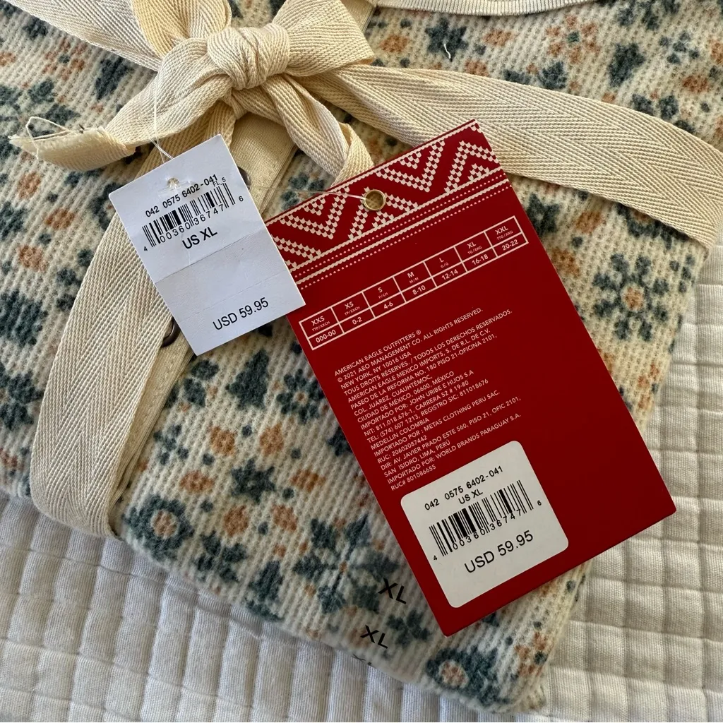 American Eagle Womens XL Waffle Onesie Pajamas Relaxed Fit Snow Flake Tree - Image 5