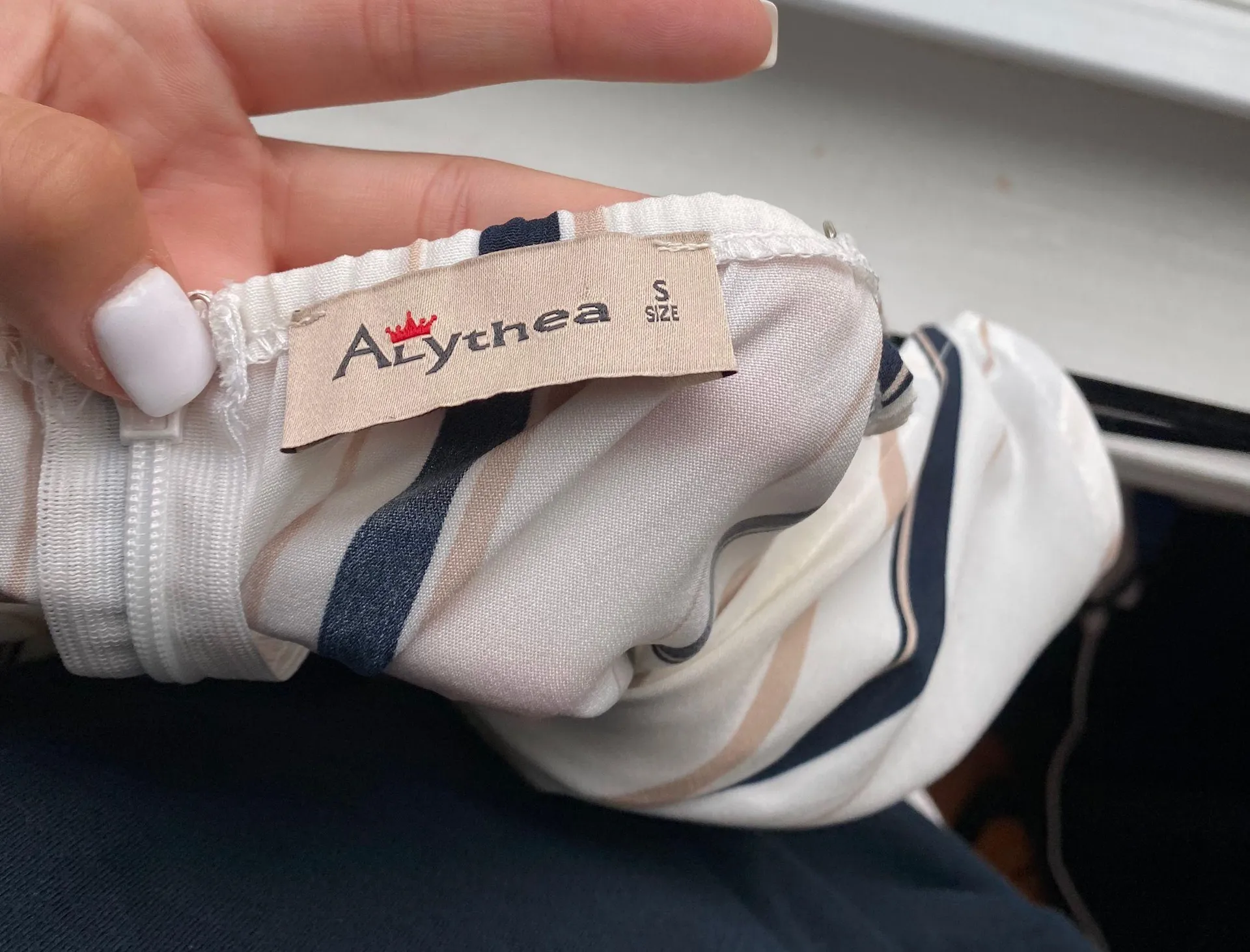 WORN ONCE flowy Romper - Image 3