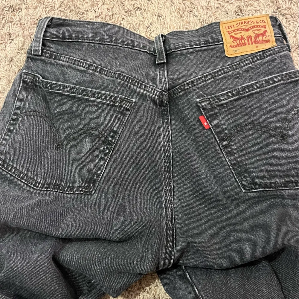 Levi’s 501s Straight Women's Black Jeans - Image 4