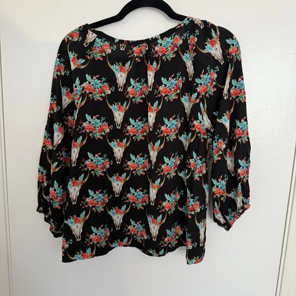 Roper Black Blouse with Floral Skull Design Large - Image 5