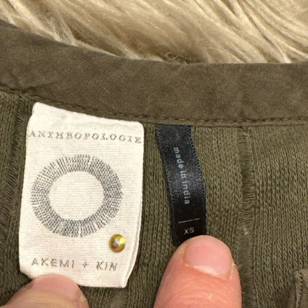 Akemi Kin Anthropologie Dandelion embroidered olive green top xs - Image 4