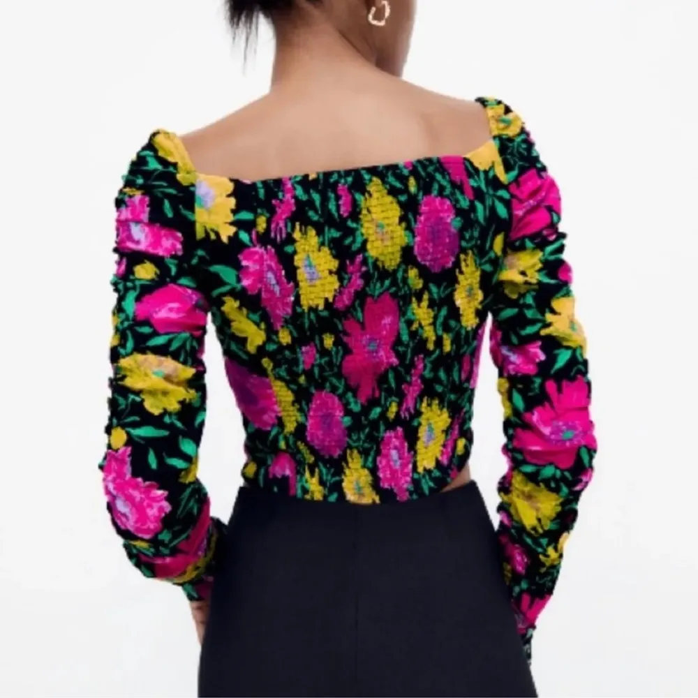 Zara Black Pink Green Floral Print Crop Top Small Sweetheart Neck Long Sleeve - Image 3