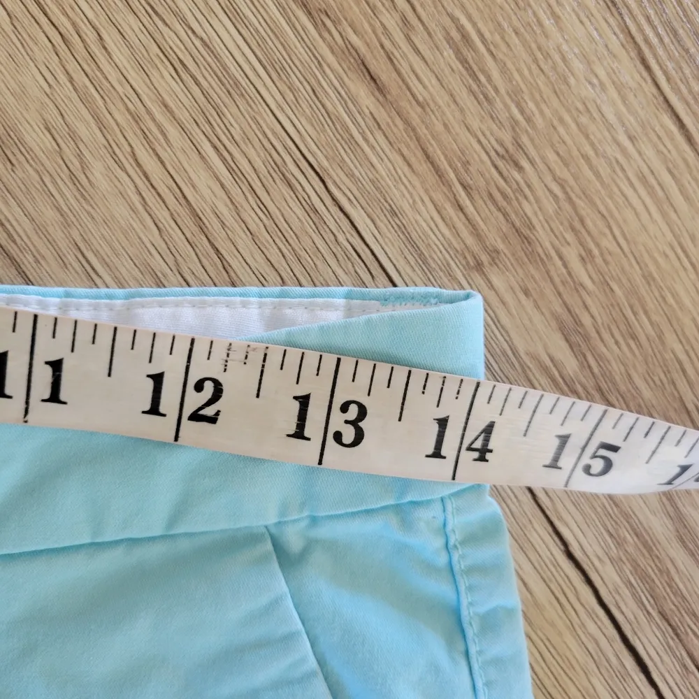 Old Navy twill shorts size 0 - Image 3