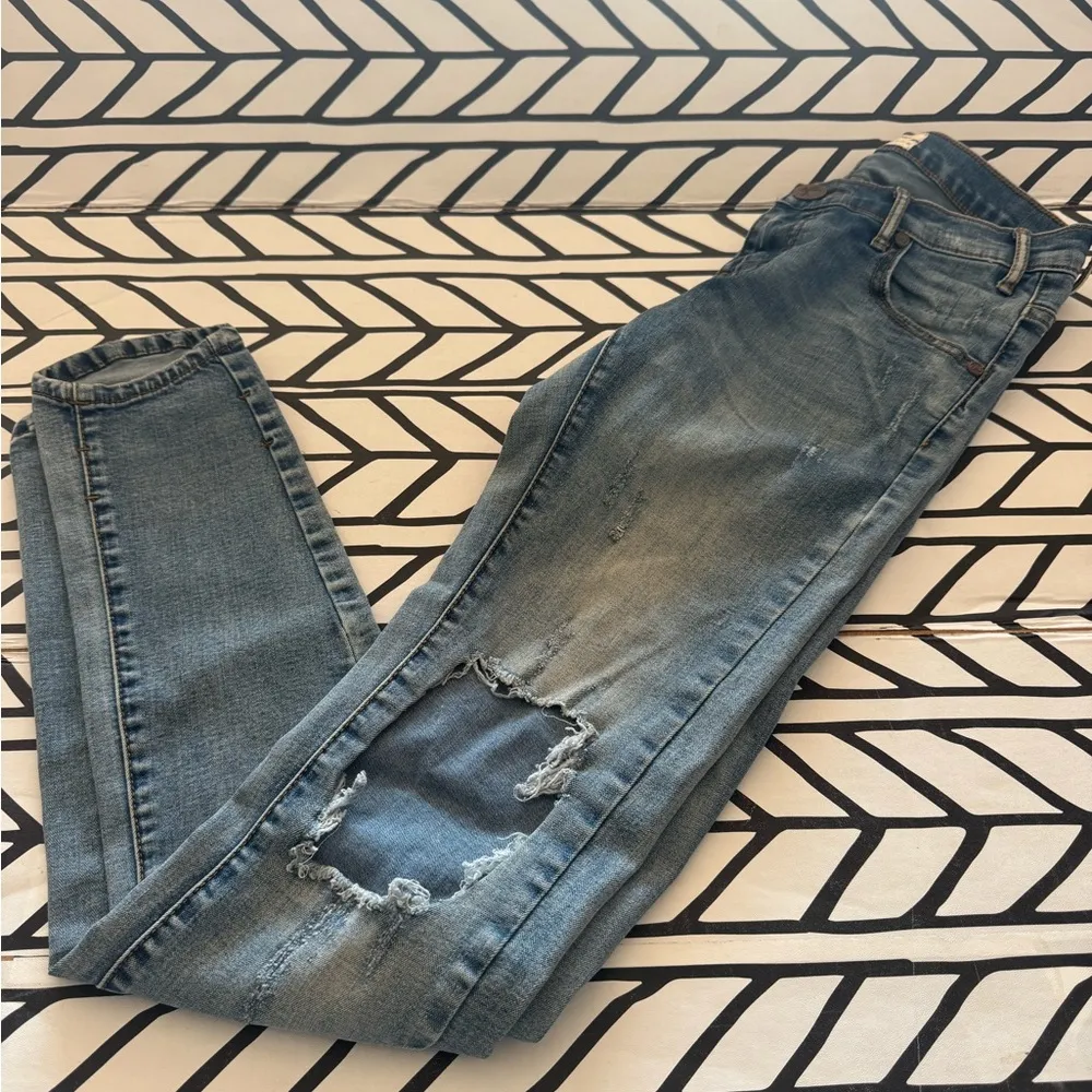 One Teaspoon Loonies Low Waist Fitted Bow Leg Curved Hem size 25 - Image 4