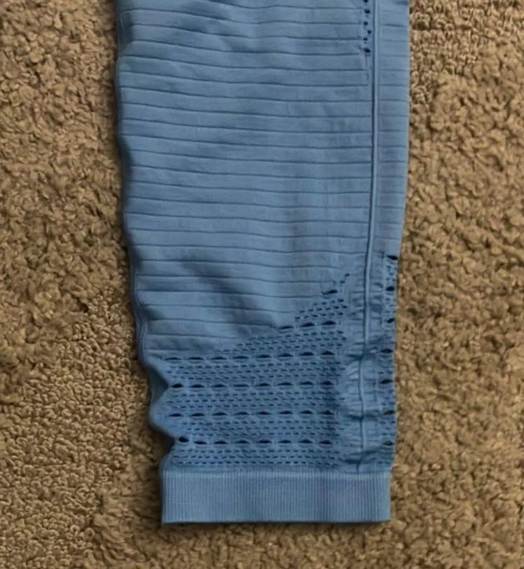 Gymshark dry seamless cut out legging large blue - Image 5