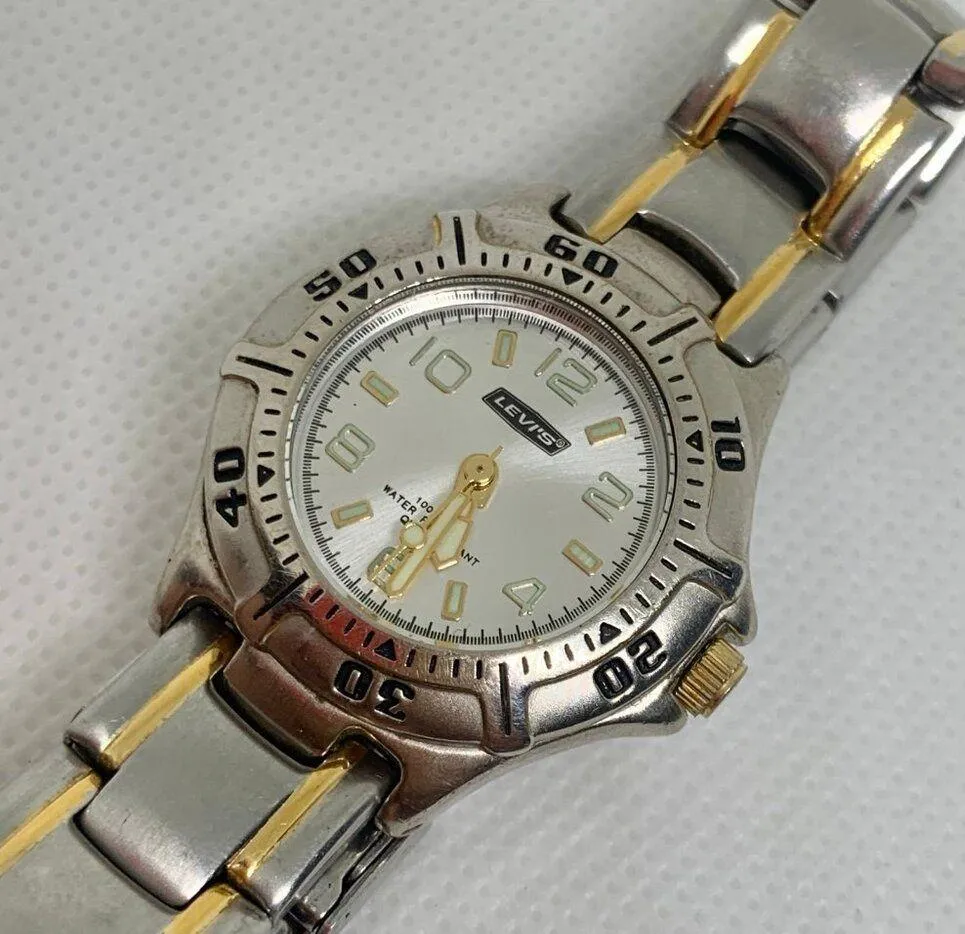 Vintage Levi’s women watch gold silver tone quartz analog 30mm running - Image 2