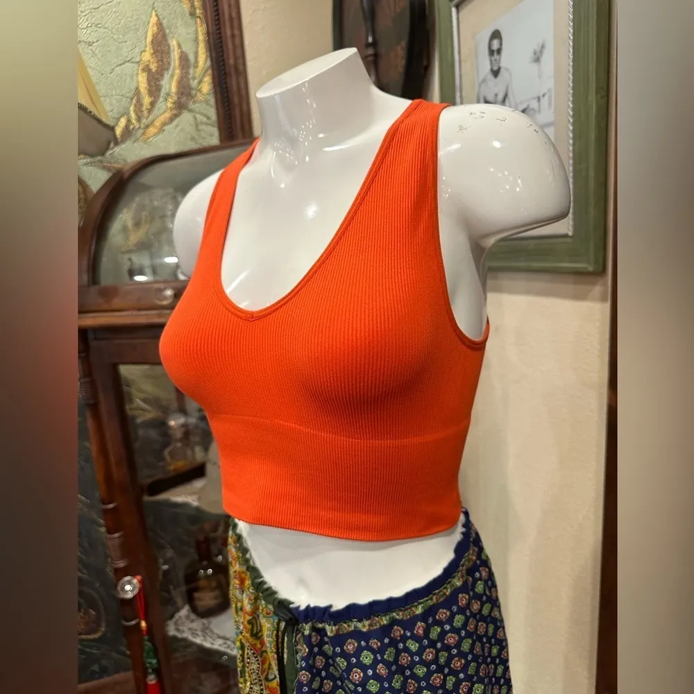 EUC RIBBED SEAMLESS ORANCE CROP TANK TOP V NECK SZ M - Image 2
