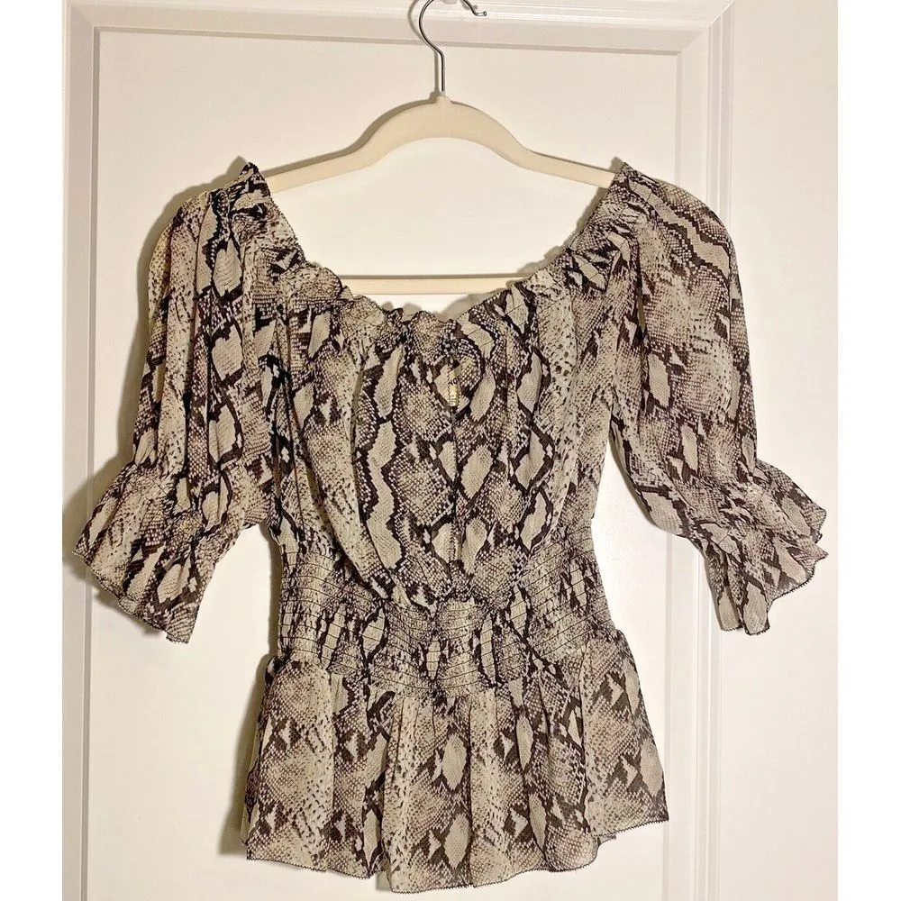 L'AGENCE Snake Print Off‎ Shoulder Smocked Waist 3/4 Sleeve Blouse Women's XS Black - Image 2