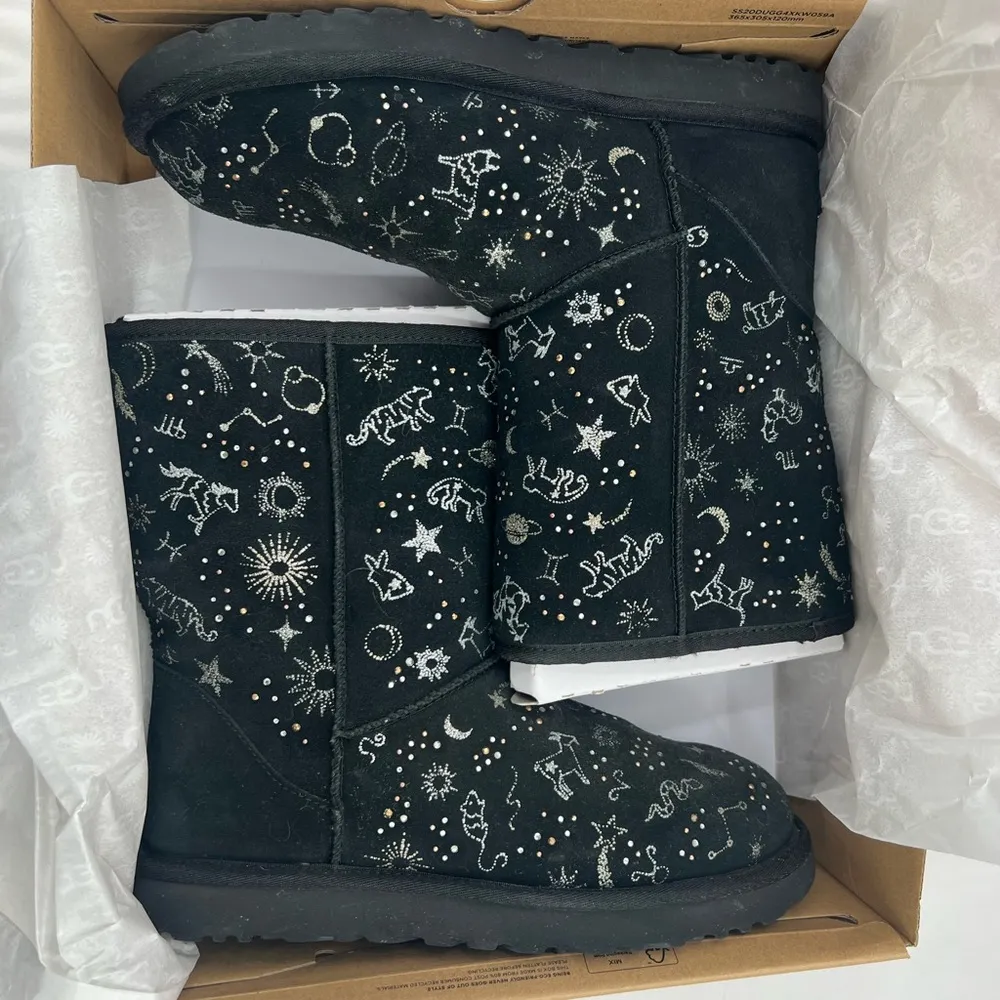 Ugg Classic Short Zodiac Boot 10M - Image 10