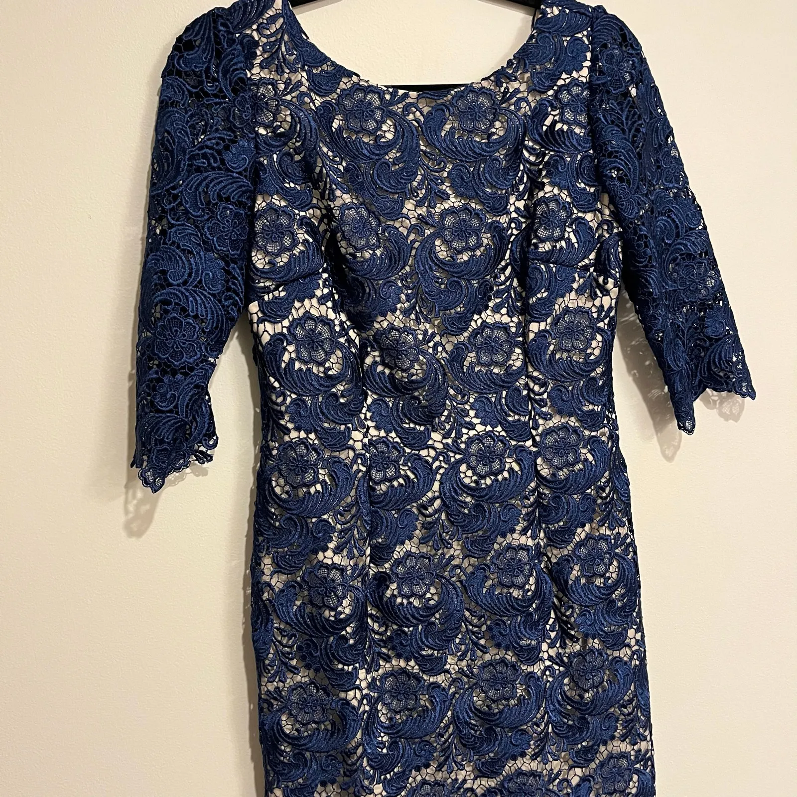 Eliza J Dress Royal Collection Sheath Navy Blue Lace 3/4 Sleeve V Back Size 6 - Image 4