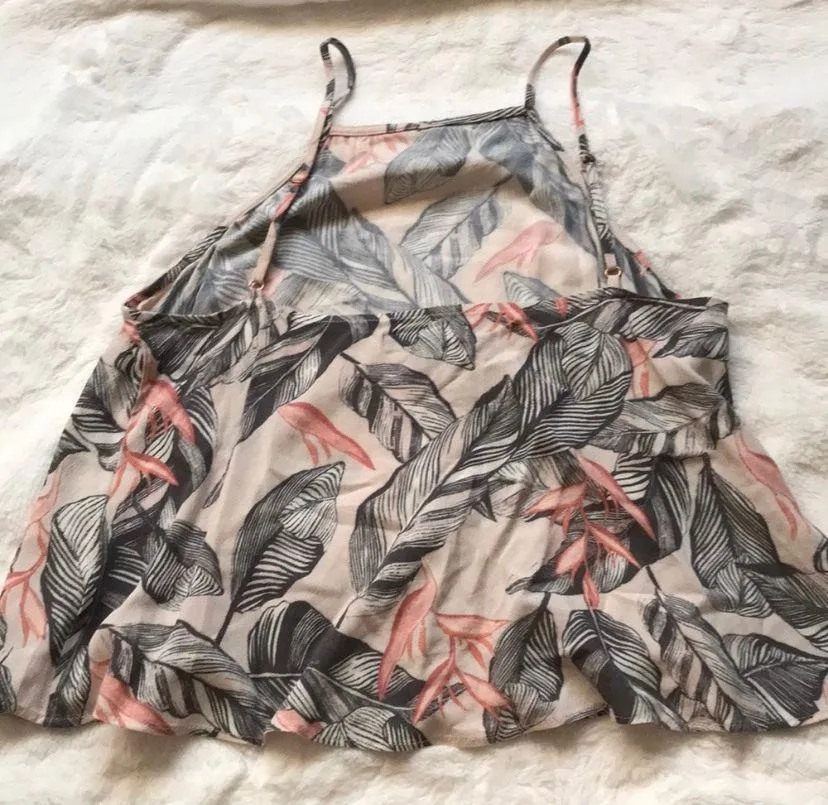 Kendall + Kylie flowy tank - Image 2