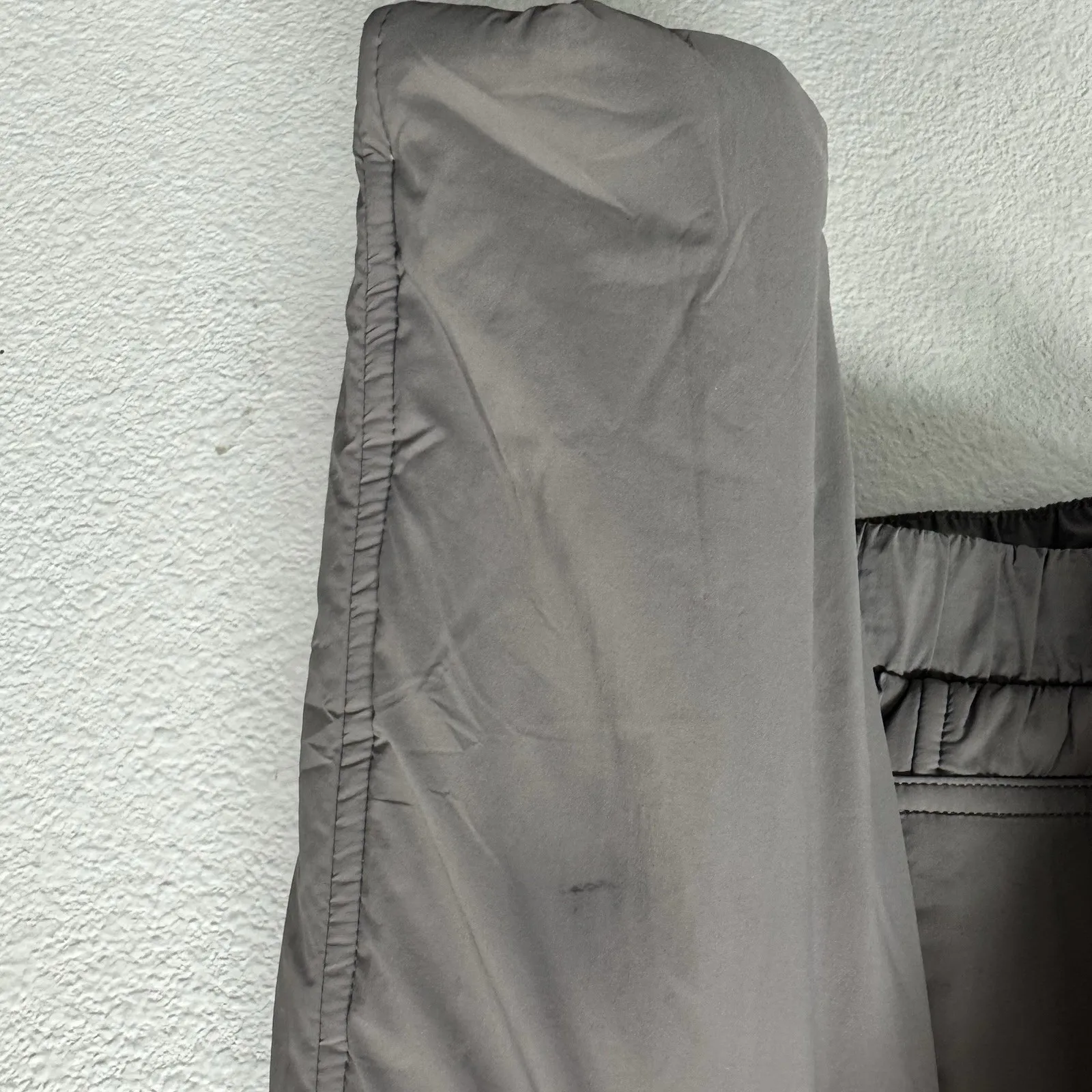 Vuori Tahoe Insulated Jacket Size S Gray Camping Hiking Outdoors Hood Puffer - Image 5