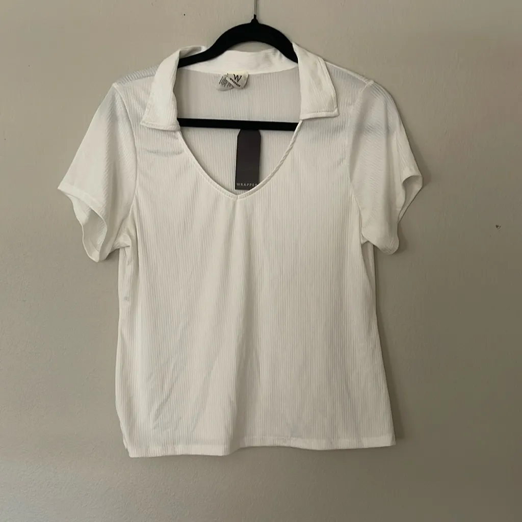 Wrapper NWT White Collared Women's Top Size XL - Image 4