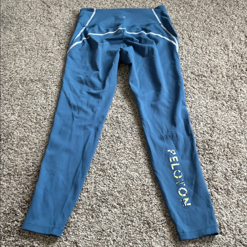 Peloton Leggings size medium - Image 4