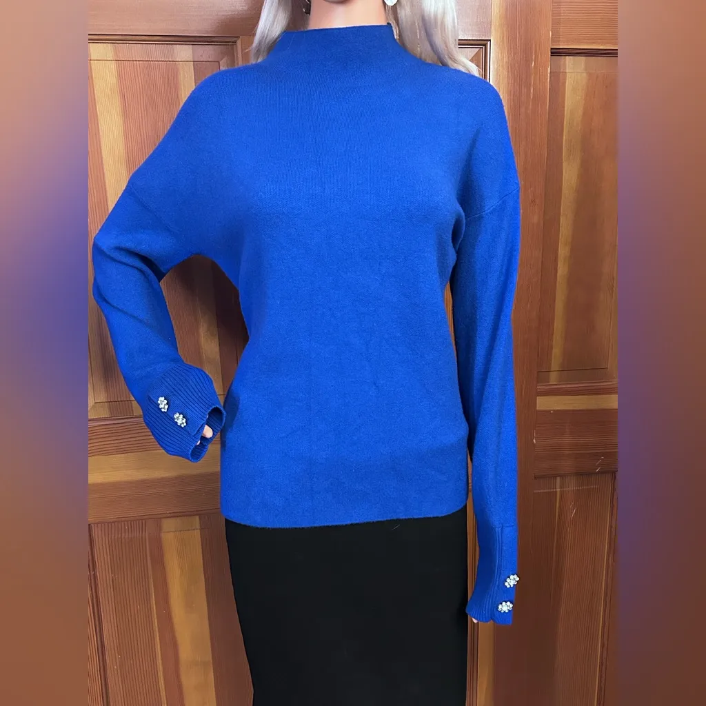 Tahari Cashmere Sweater. - Image 12