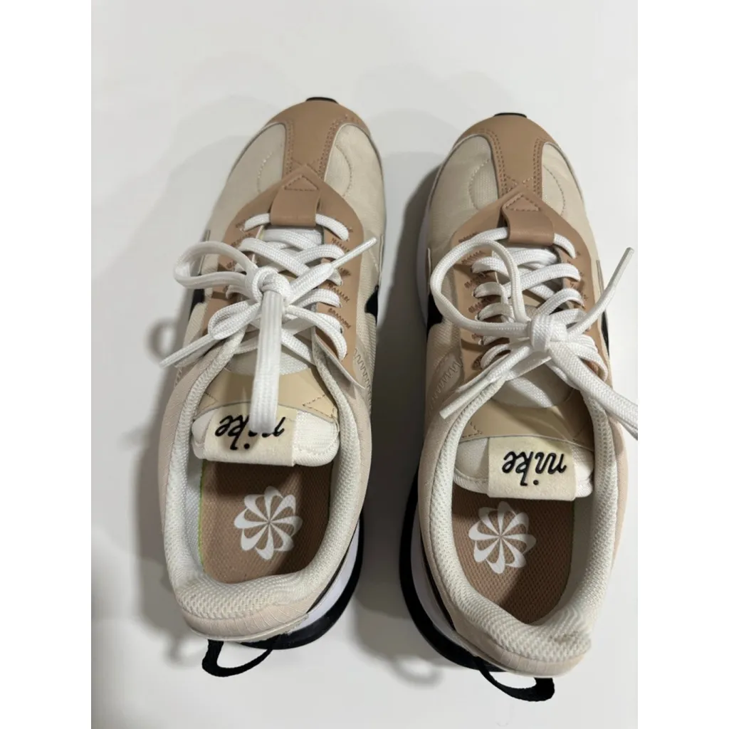 Nike Air Max Pre-Day Women’s Sneakers Size 7 Oatmeal, Black Retro Running - Image 3