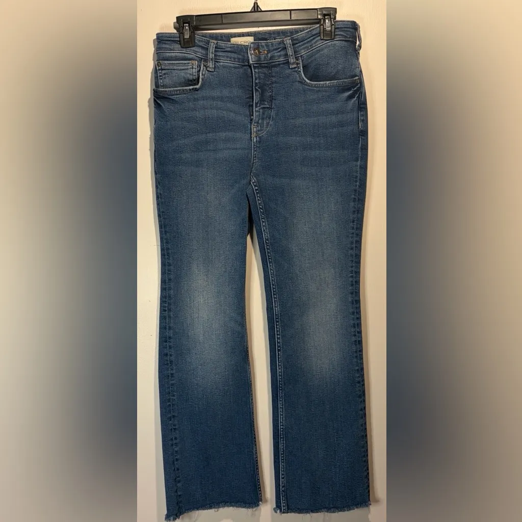 Pilcro- Yaya Crop Kick Flare Jeans Raw Hem Minimalist Closet Staple- Size 28 - Image 2