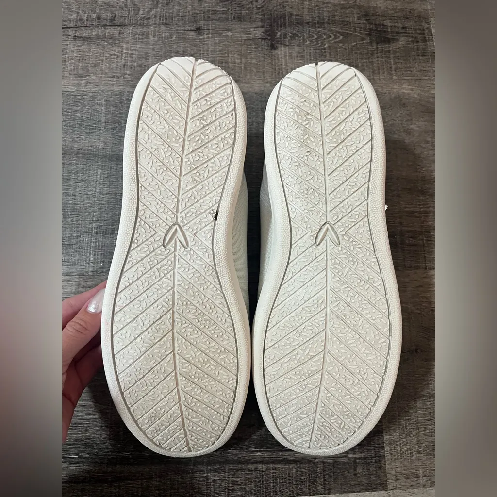 VIVAIA Unisex Casual Sneakers (V Prime) in white Size 9.5 - Image 9
