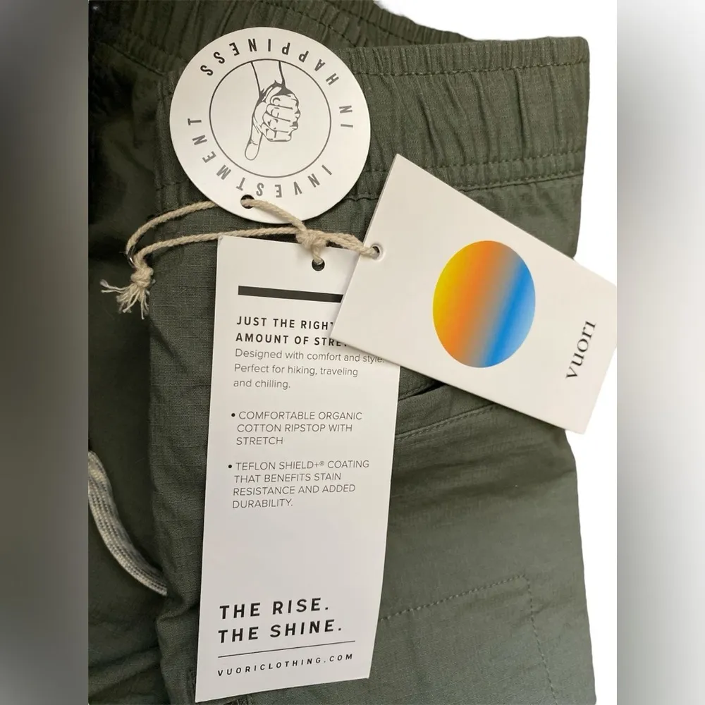 Vuori The Rise/The Shine women’s shorts xsmall sage green - Image 4