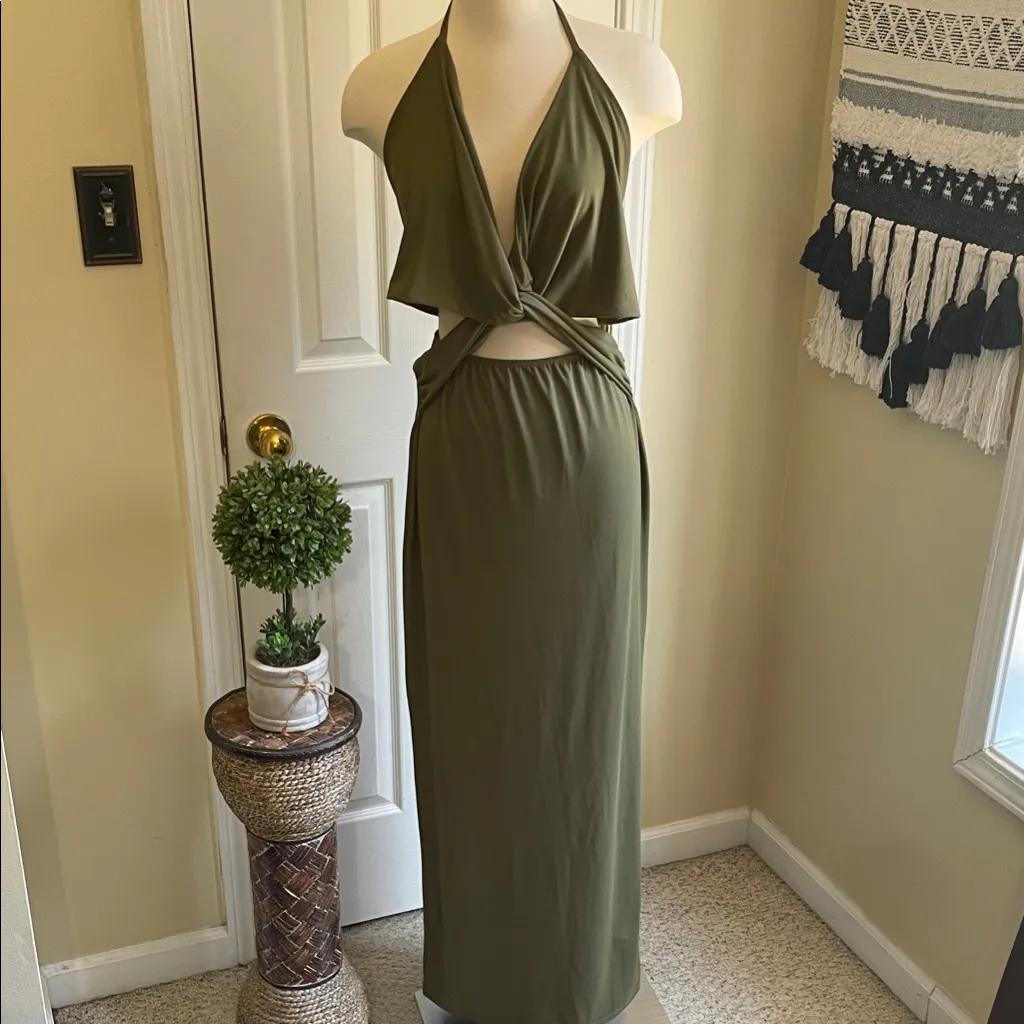 PrettyLittleThing Olive Halterneck Twist Front Maxi Dress - Image 3
