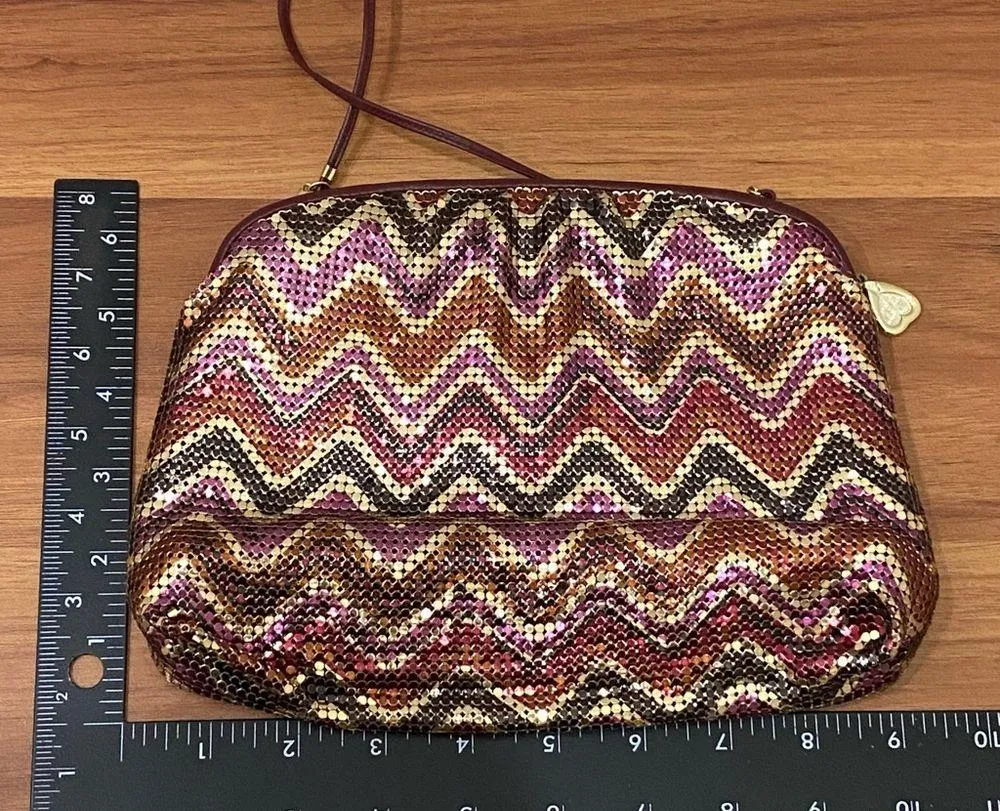Vintage WHITING & DAVIS Plum Metallic Chevron Mesh Crossbody Shoulder Purse Bag - Image 6