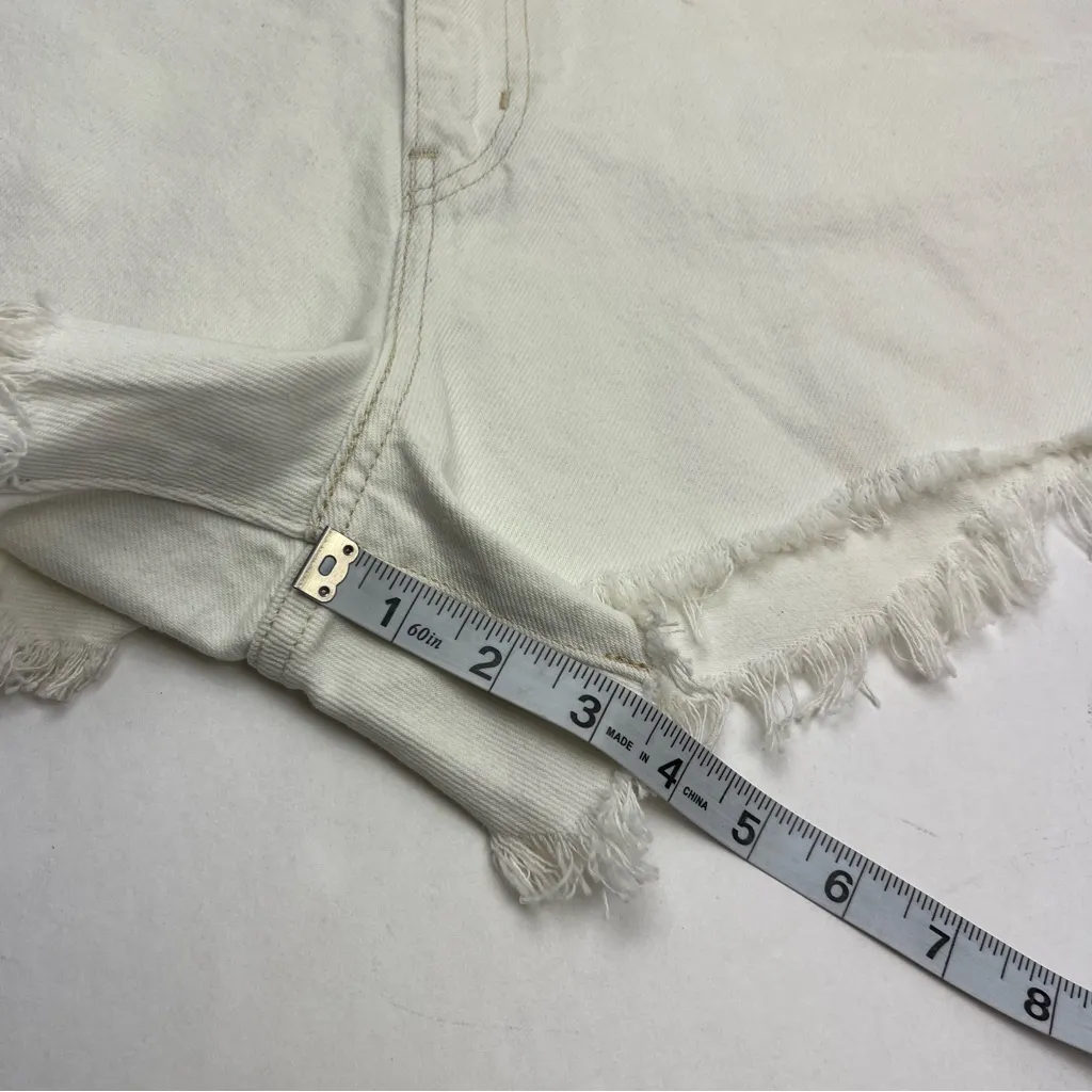 Levi's High Waisted Mom Denim Jean Cut-Off‎ Shorts Womens Size 30 Blue White NEW - Image 9