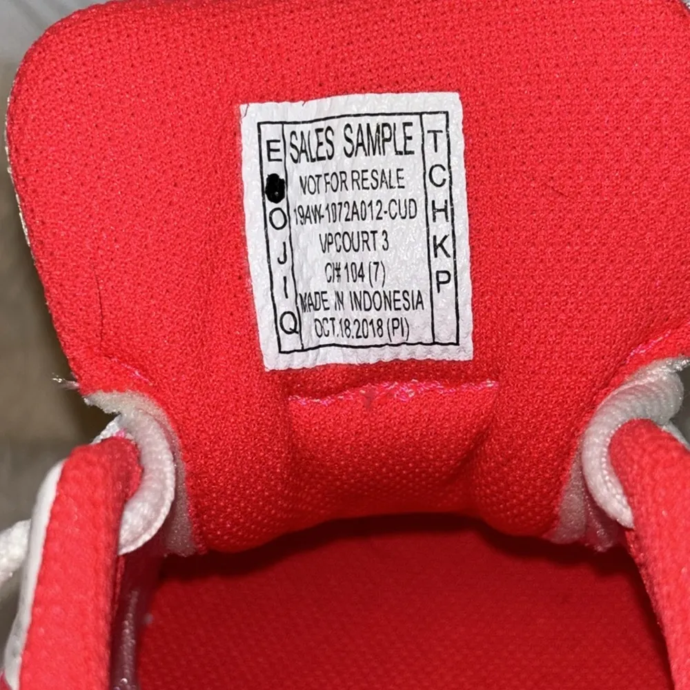 ASICS new without tags Up court 3 pink and White athletic shoes size 8 - Image 7