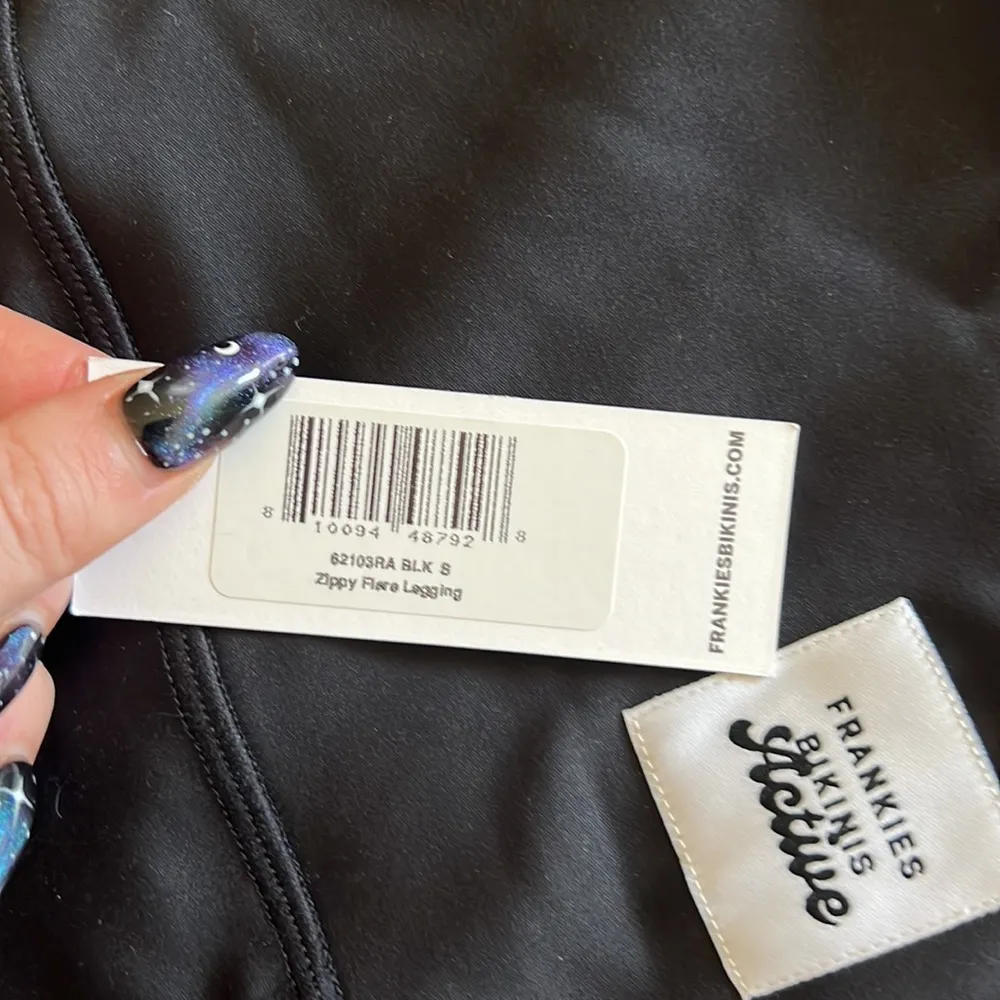 Frankie’s Zippy Flare Legging - Image 6