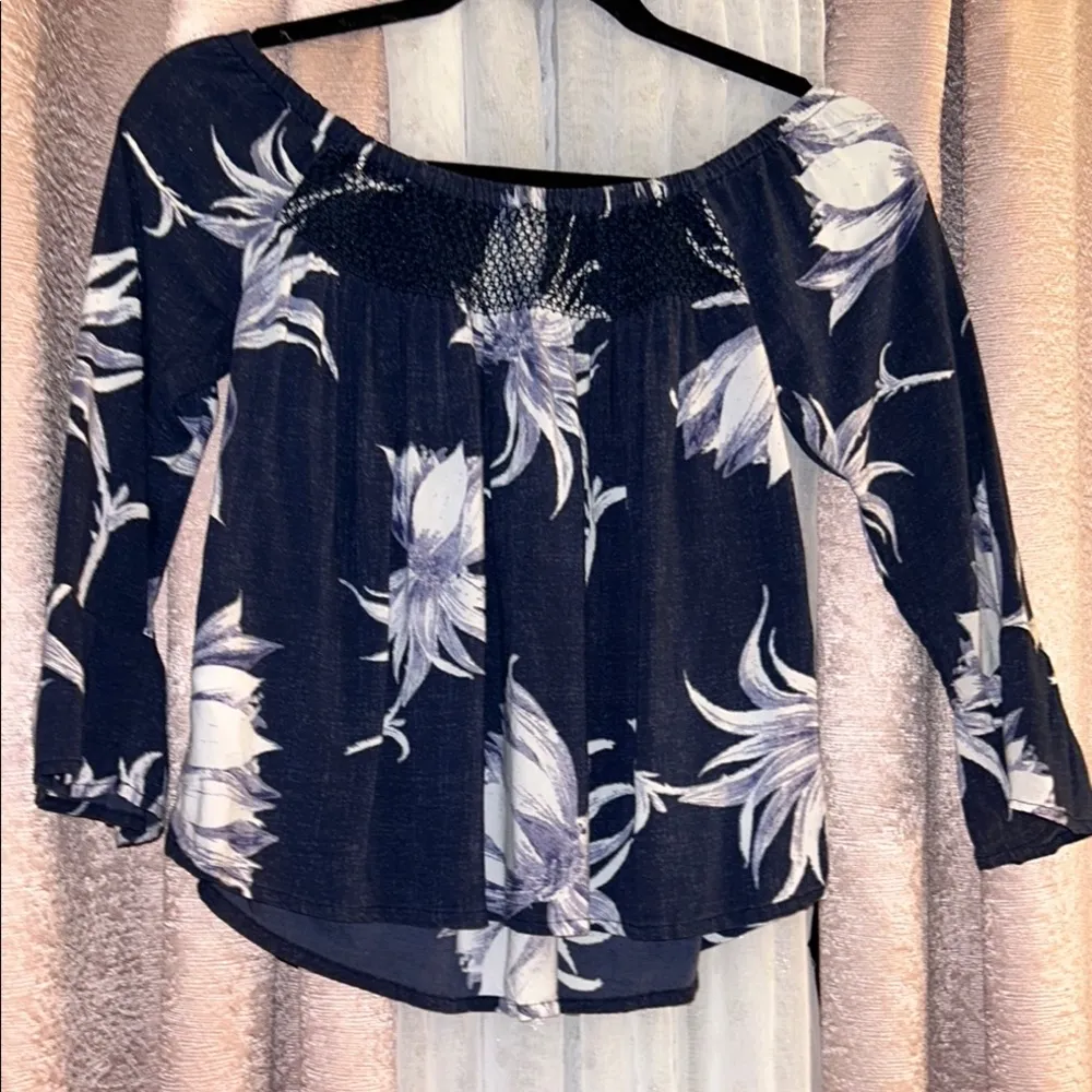 Roxy Size XS Floral Off-Shoulder Navy Top - Image 11
