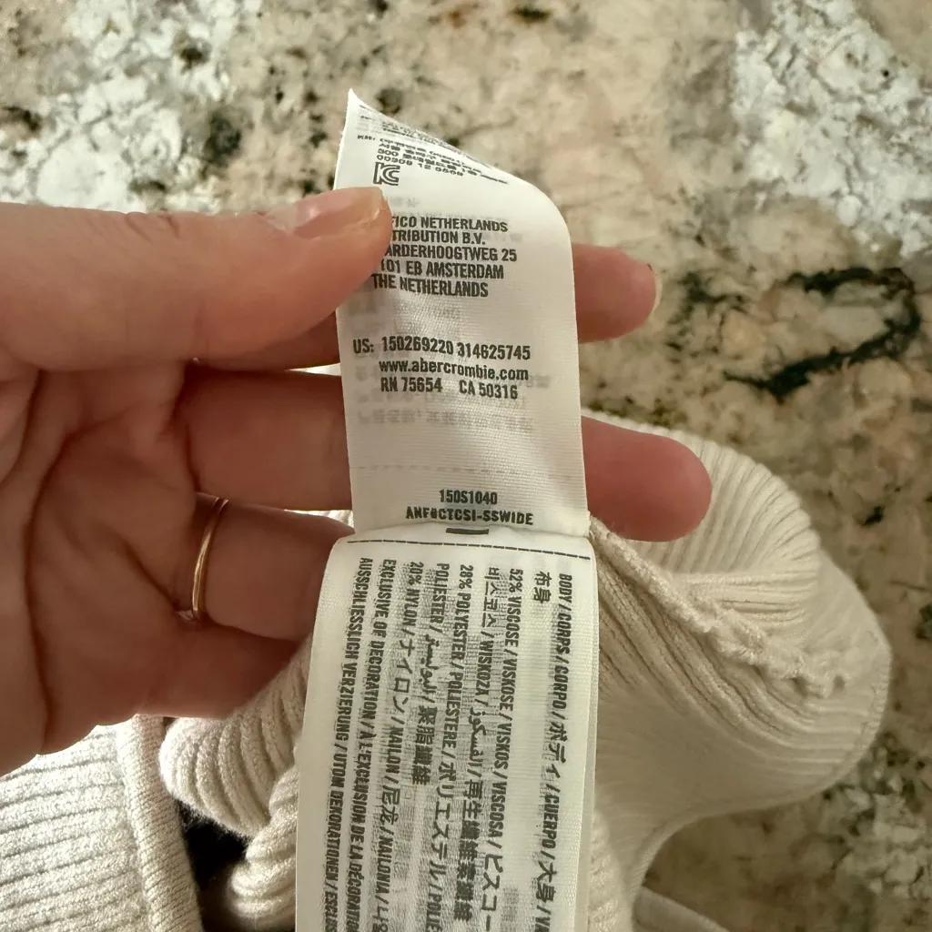 Abercrombie & Fitch Soft AF Ribbed Sweetheart Neck Long Sleeve bodysuit Size M - Image 6