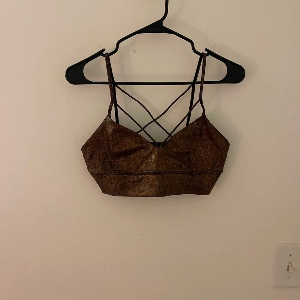 The Great adorable alo sports bra fits like a size M condition - Image 3