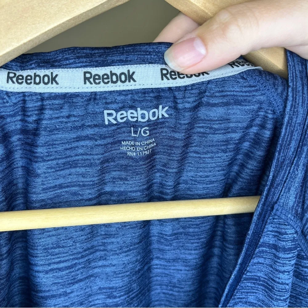 Reebok Silver Shirt Sleeve Tee Women Large V-Neck Zipper Pocket Logo Blue Shirt - Image 4