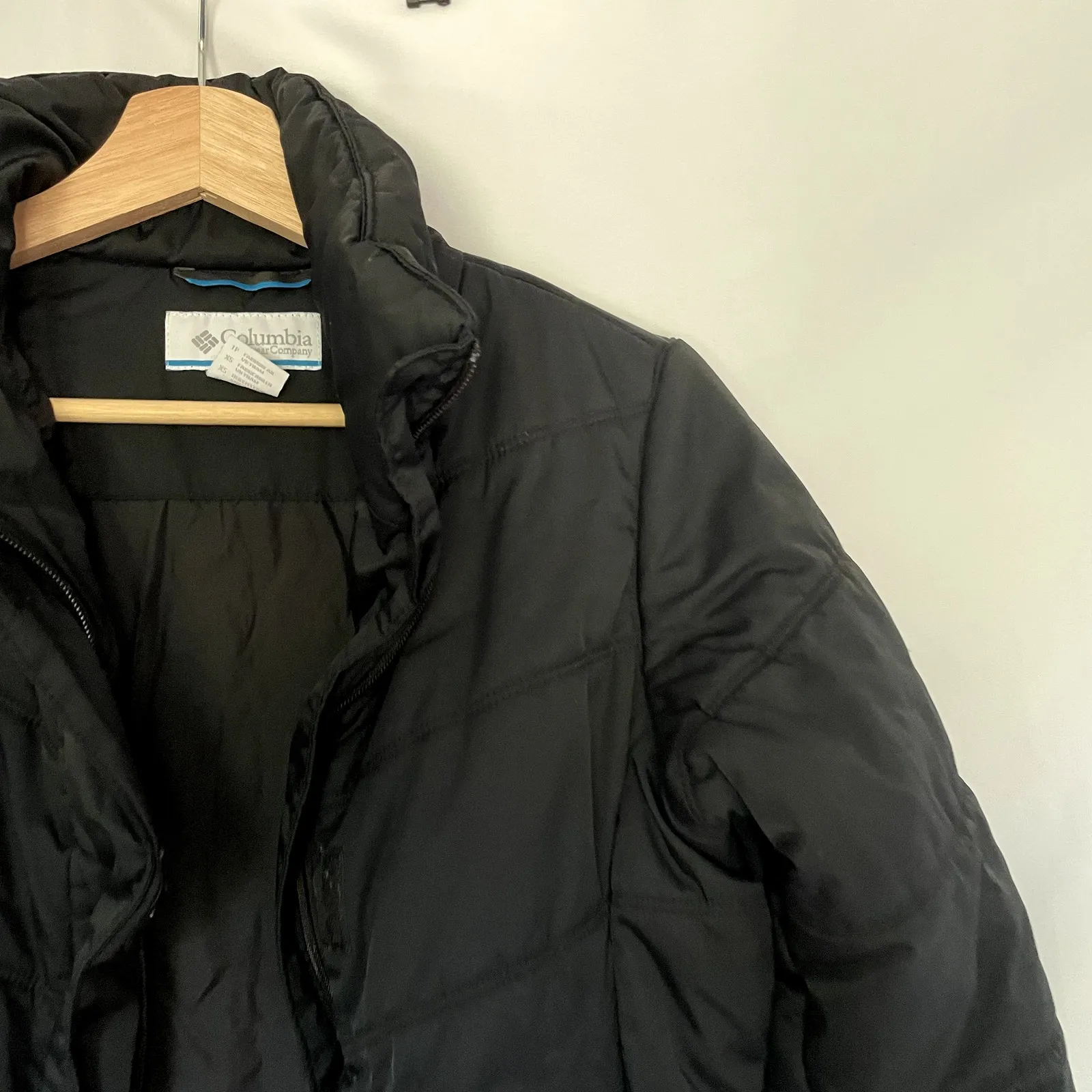 Columbia Sportswear black puffer coat woman's size XS casual winter jacket - Image 2