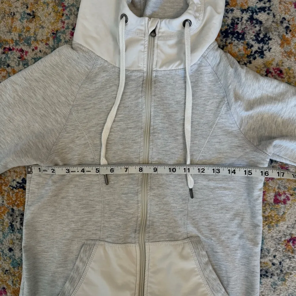 Studio by Energy Zone Women’s Zip Up Athletic Sweater Size Small Gray - Image 11