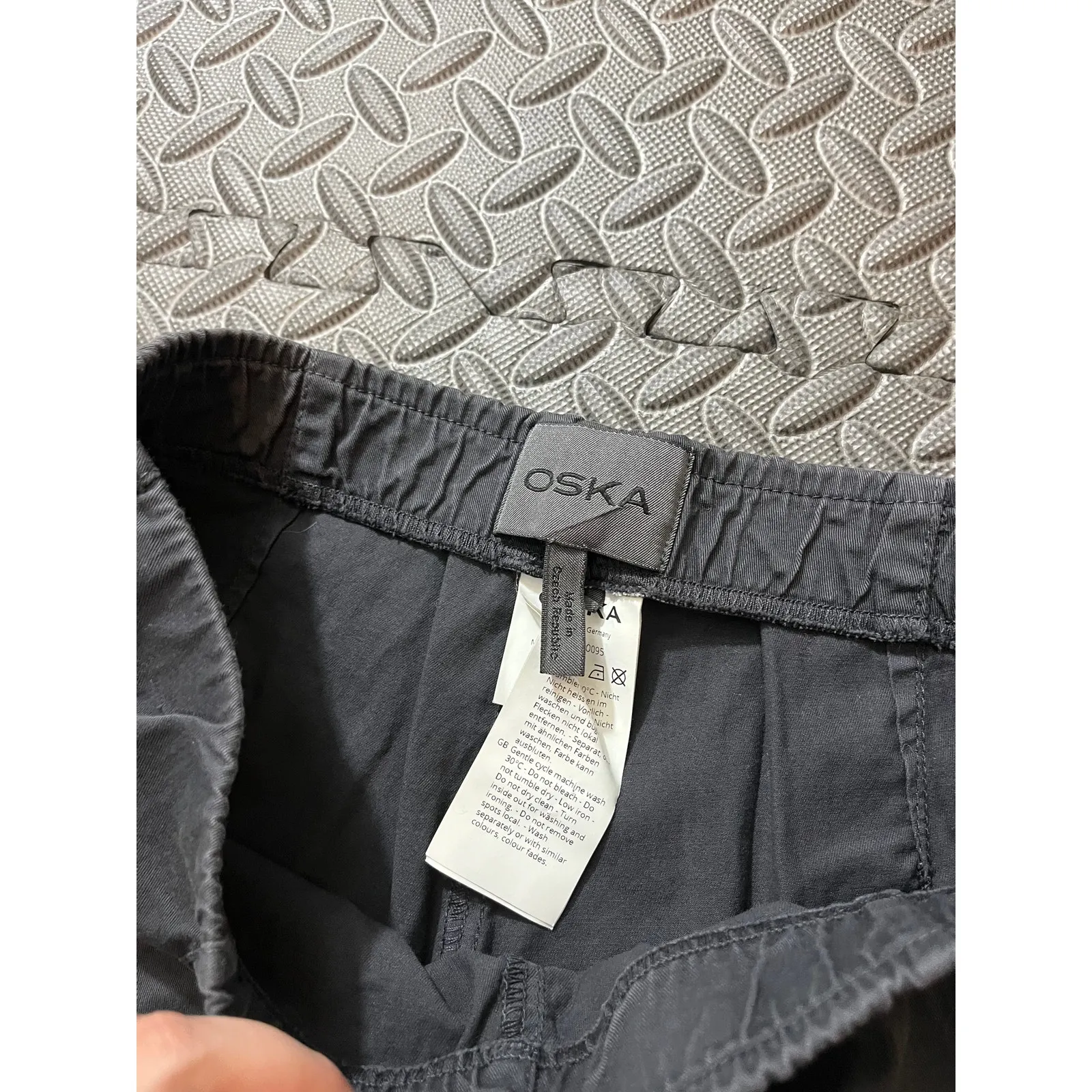 Oska Straight Leg Pull On Dress‎ Pants Sz 1 US 6/8 Black Minimalist Lagenlook Gray - Image 2