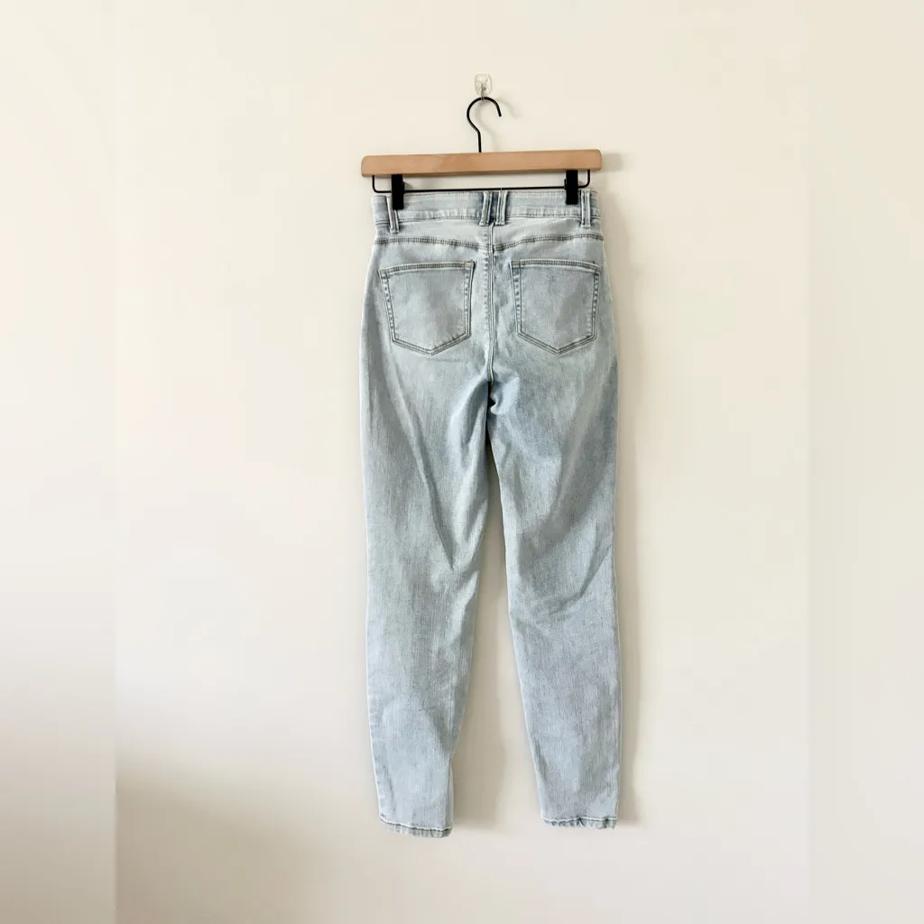 Knox Rose Elastic Waist Skinny Jeans in Light Wash with Stitched Detail - Size 2 - Image 3