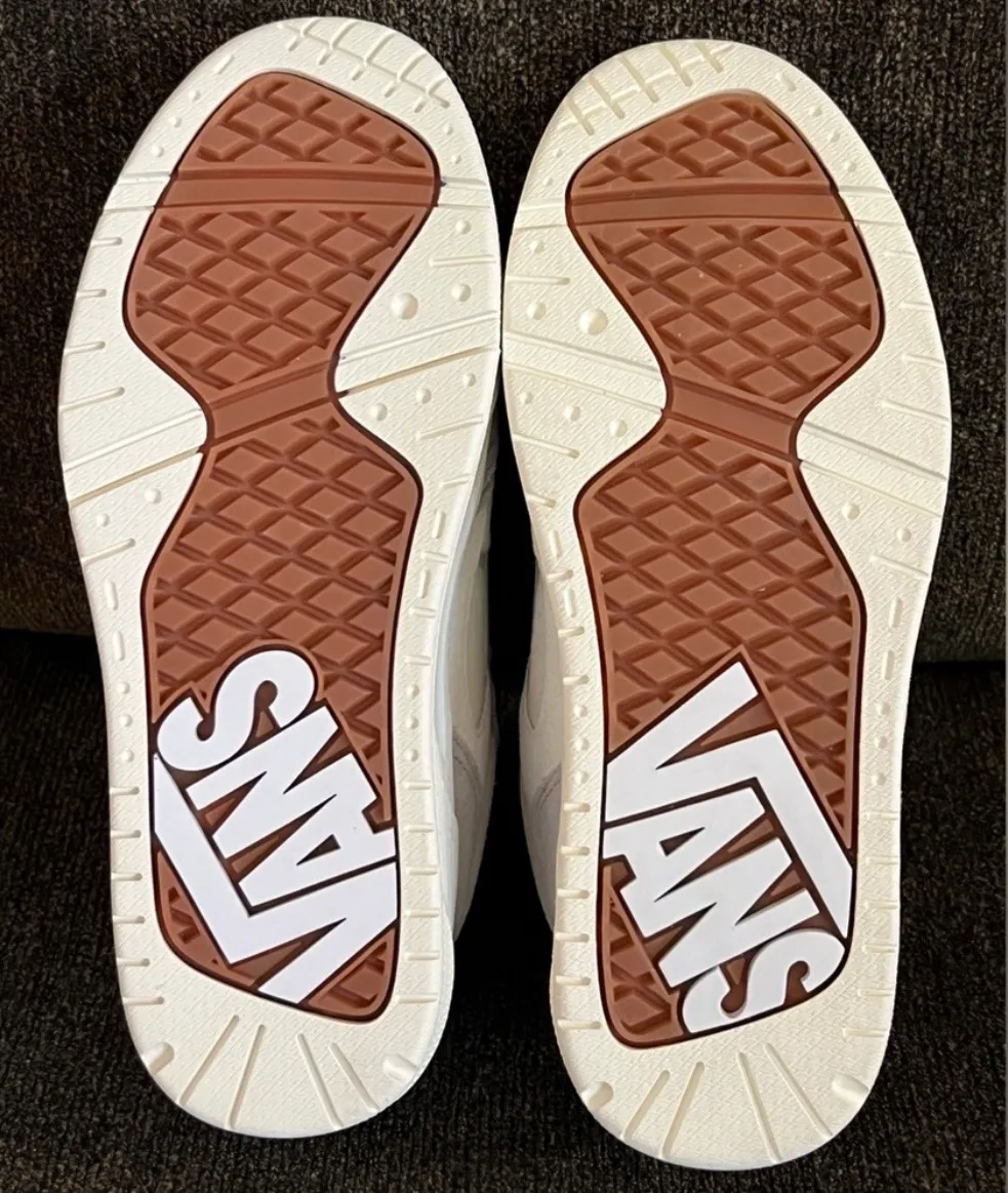 Vans Upland Neutrals Lunar Rock Shoes Women’s Size 7 - Image 9