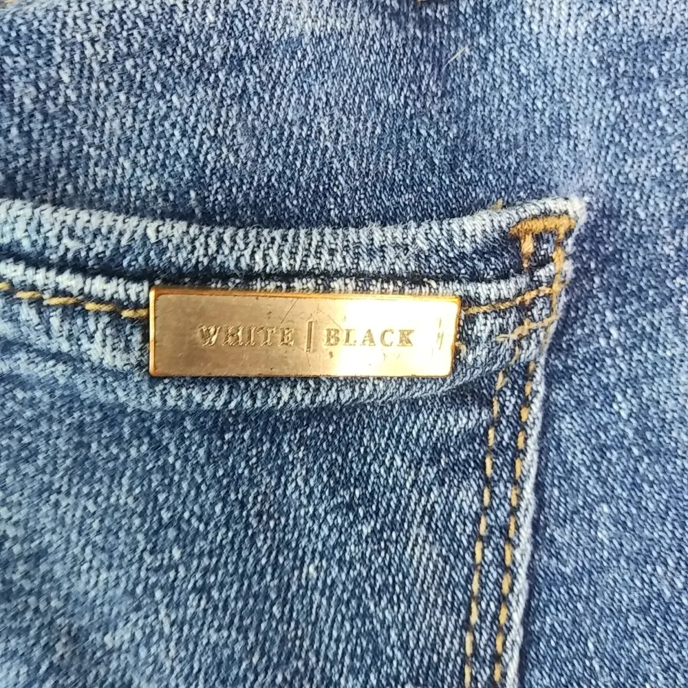 WHBM Distressed Destroyed The Skinny Jeans 2 - Image 2